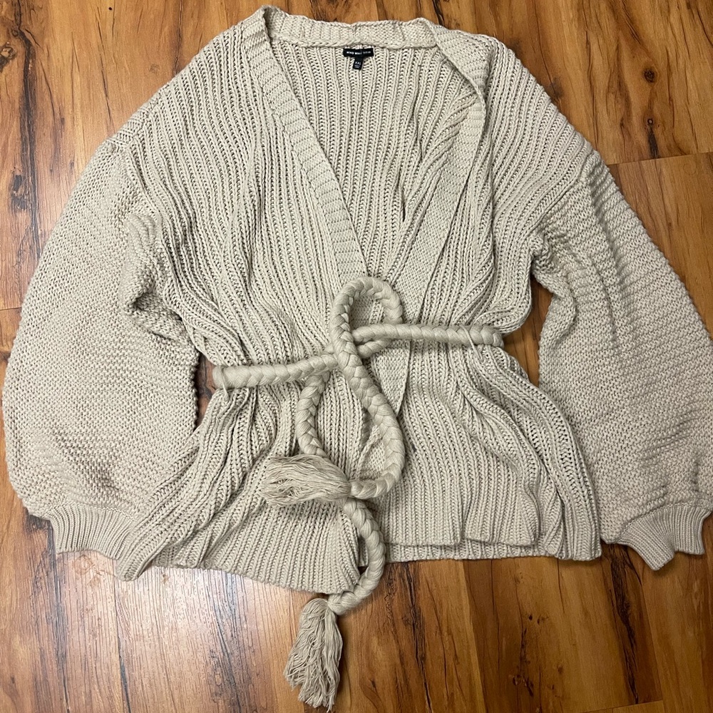 Khaki colored cardigan size xxl.